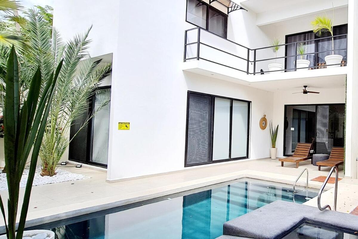 Azul Luxury For Less